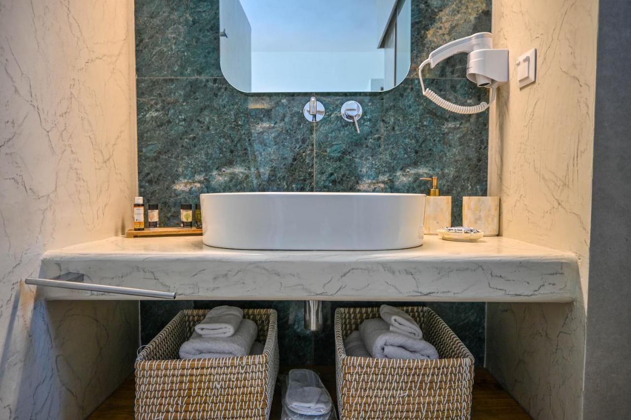 Schinoza Luxury Suites Schoinoussa Exterior photo